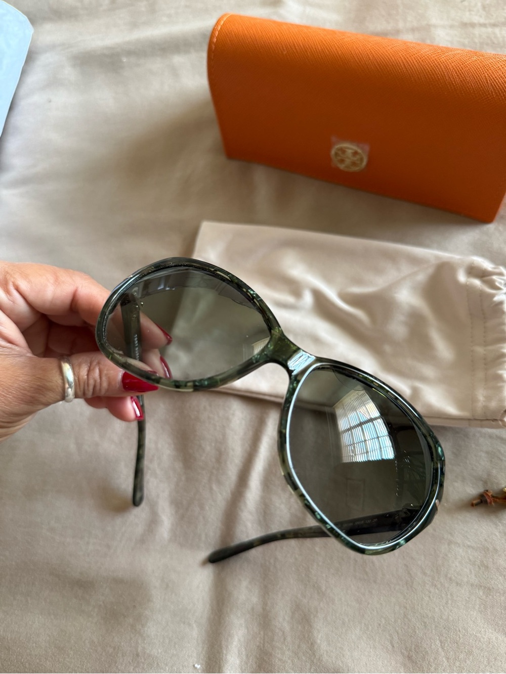 Tory Burch Green Tortoiseshell Oversized Women's Sunglasses Model TY7054 - Picture 7 of 13